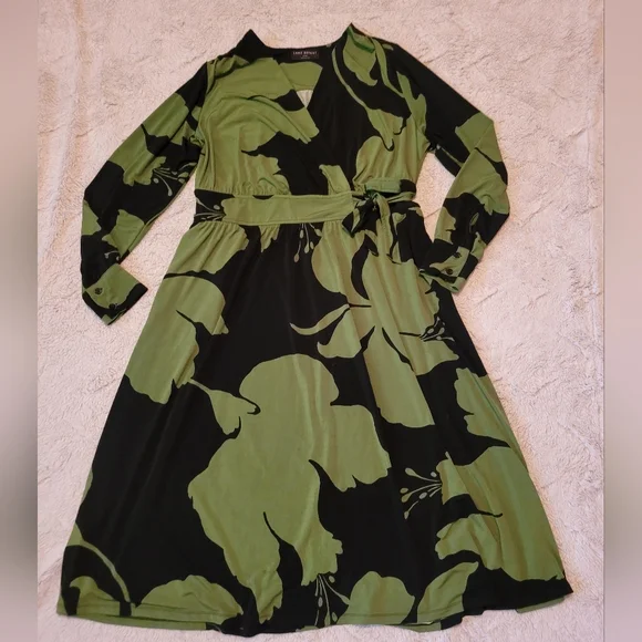 Lane Bryant Faux Wrap Dress - Picture 3 of 7